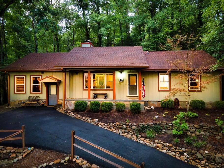 Beautiful Chalet With Fireplace And Large Game Room Gatlinburg Exteriér fotografie