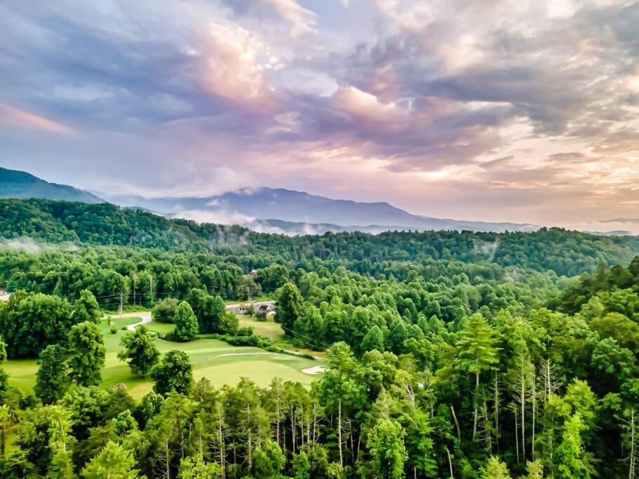 Beautiful Chalet With Fireplace And Large Game Room Gatlinburg Exteriér fotografie