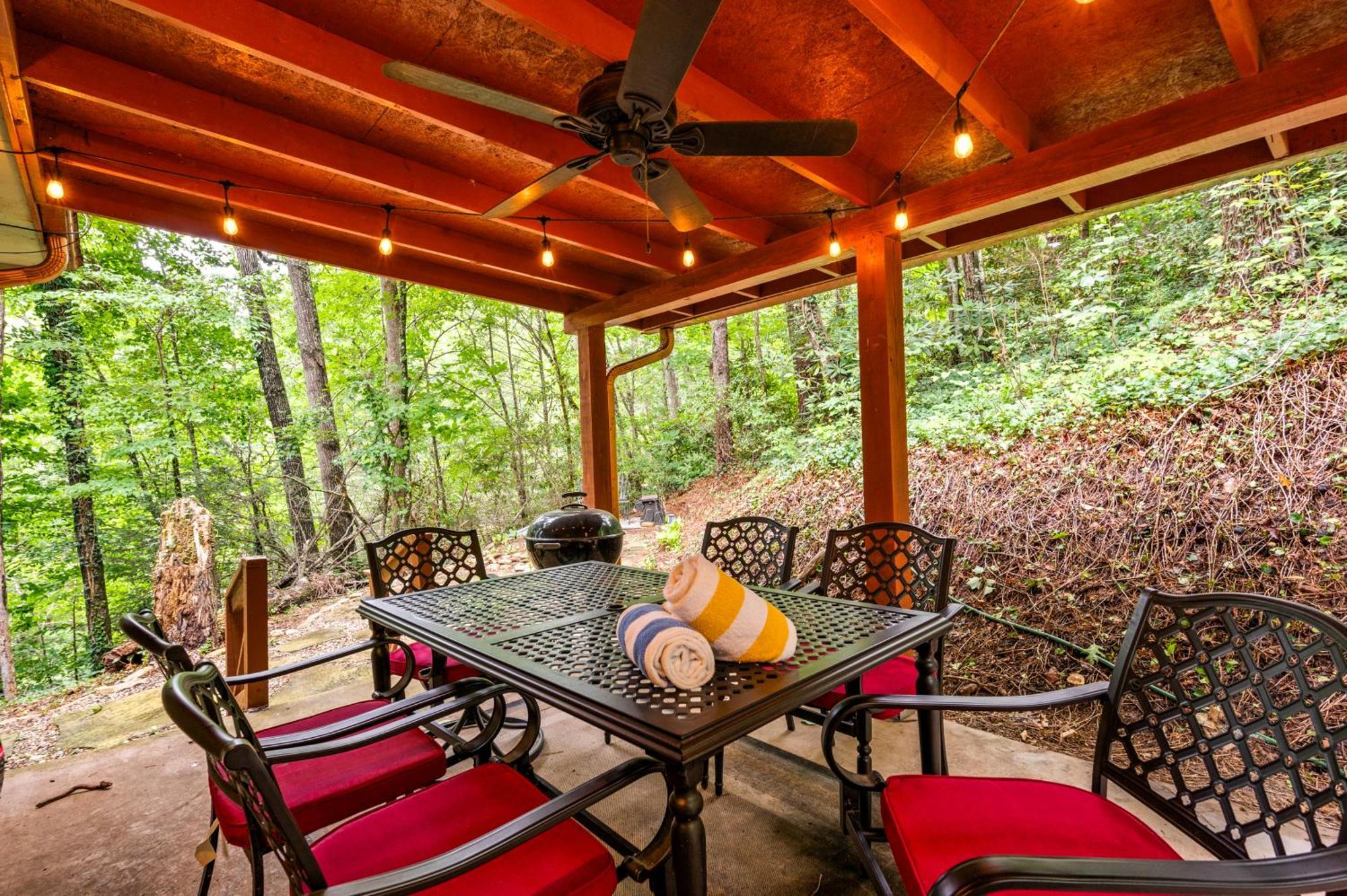 Beautiful Chalet With Fireplace And Large Game Room Gatlinburg Exteriér fotografie